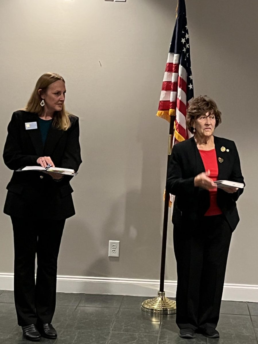 Connie Holt (l) Debra Crowder (r)