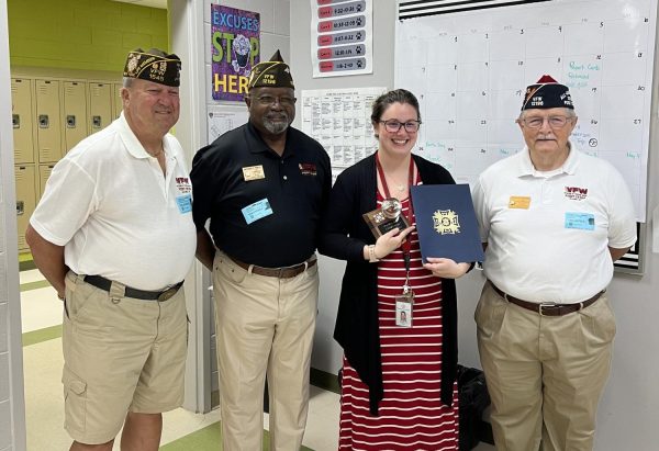 Zell Receives Veterans of Foreign Wars Post 12196 Teacher of the Year Award